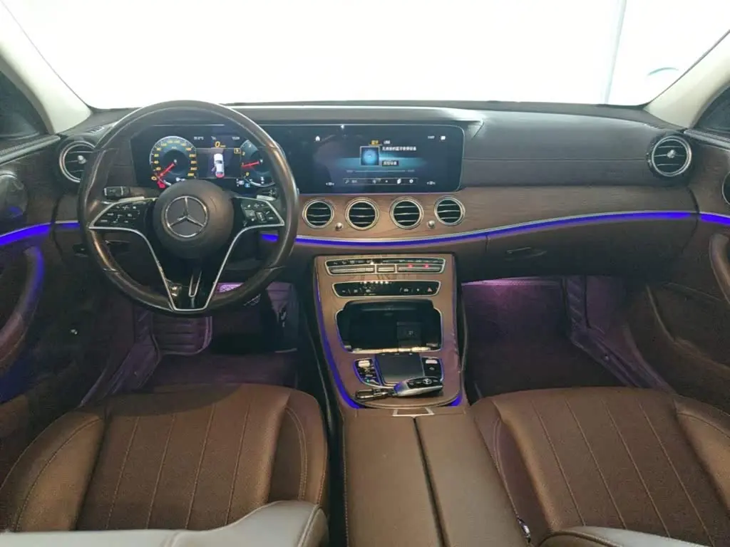 Mercedes-Benz E-Class 2021 — Photo 10/20