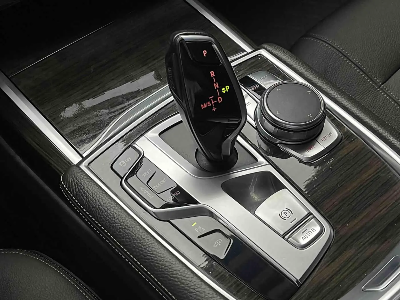 BMW 7 Series 2017 — Photo 19/20