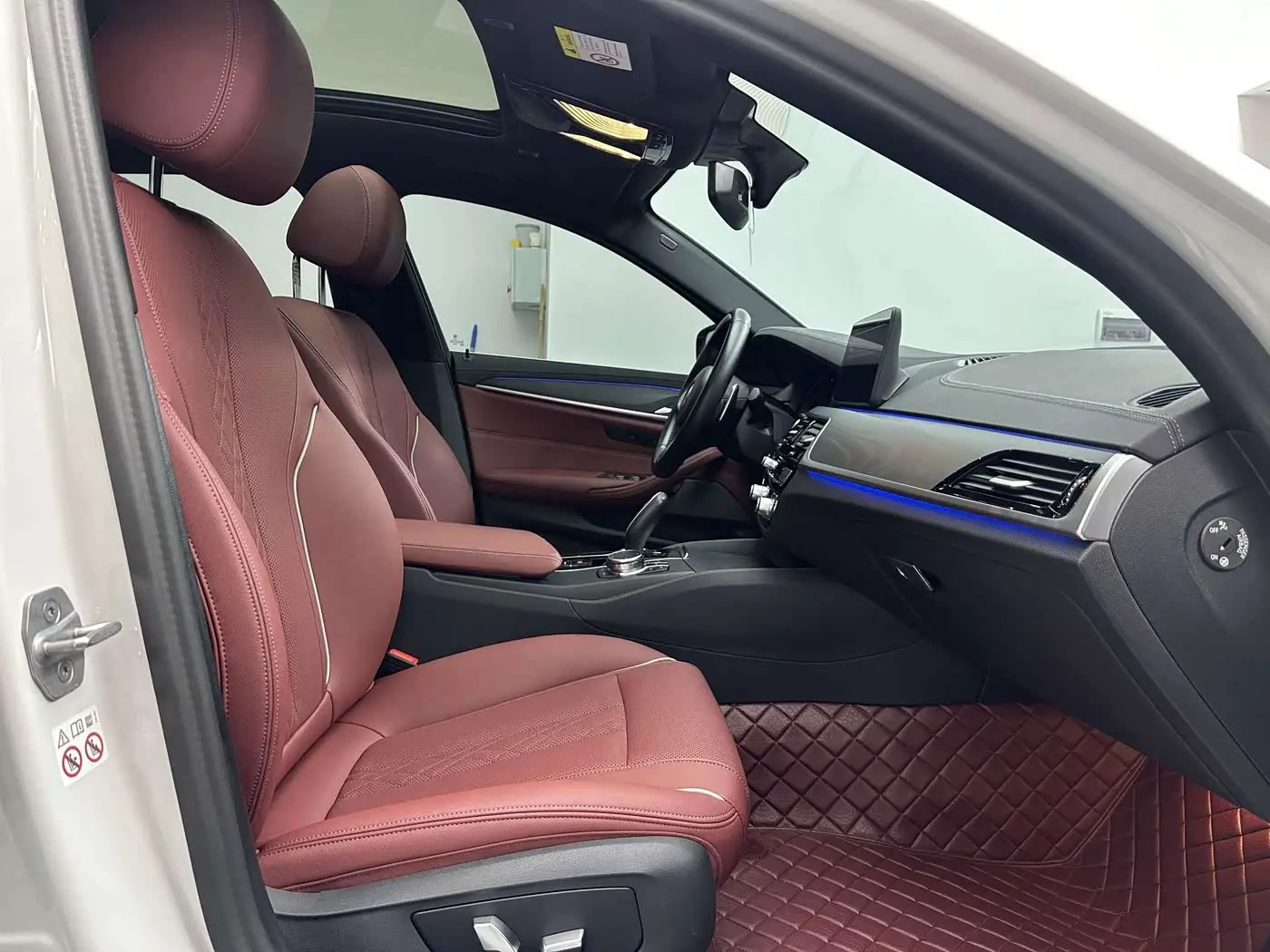 BMW 5 Series 2023 — Photo 14/20