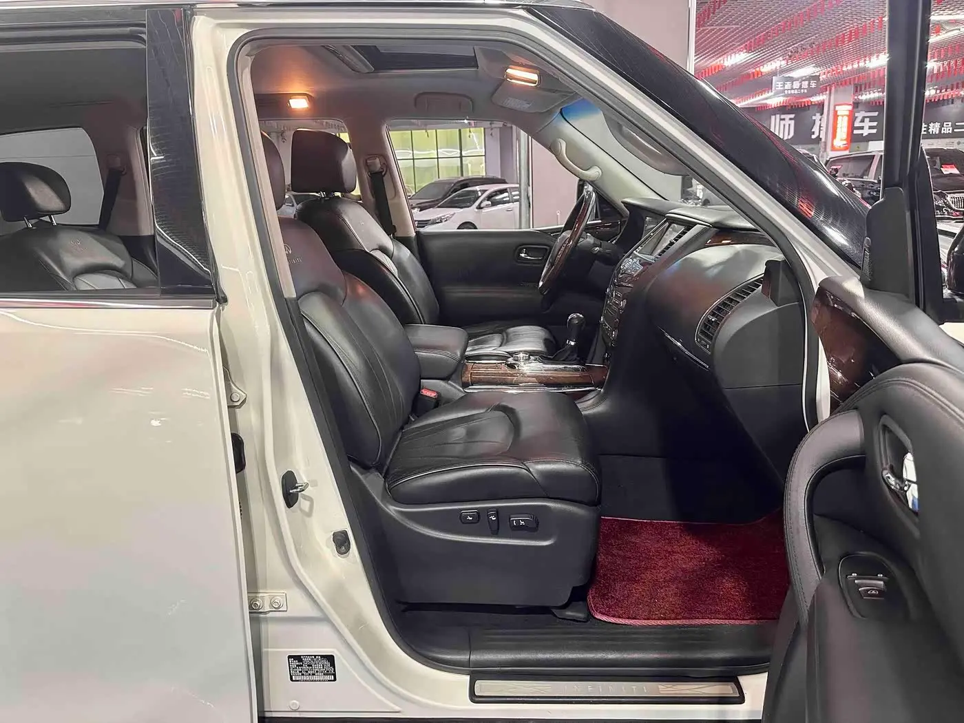 Infiniti QX80 2016 — Şəkil 7/20