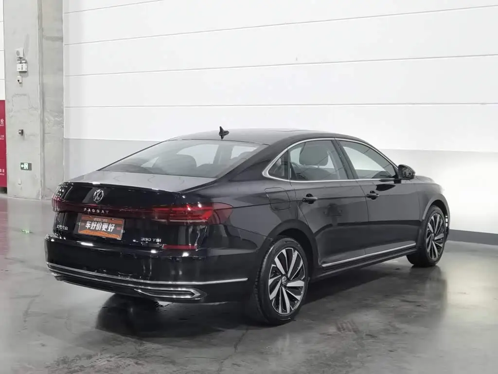 Volkswagen Passat 2024 — Фото 2/20