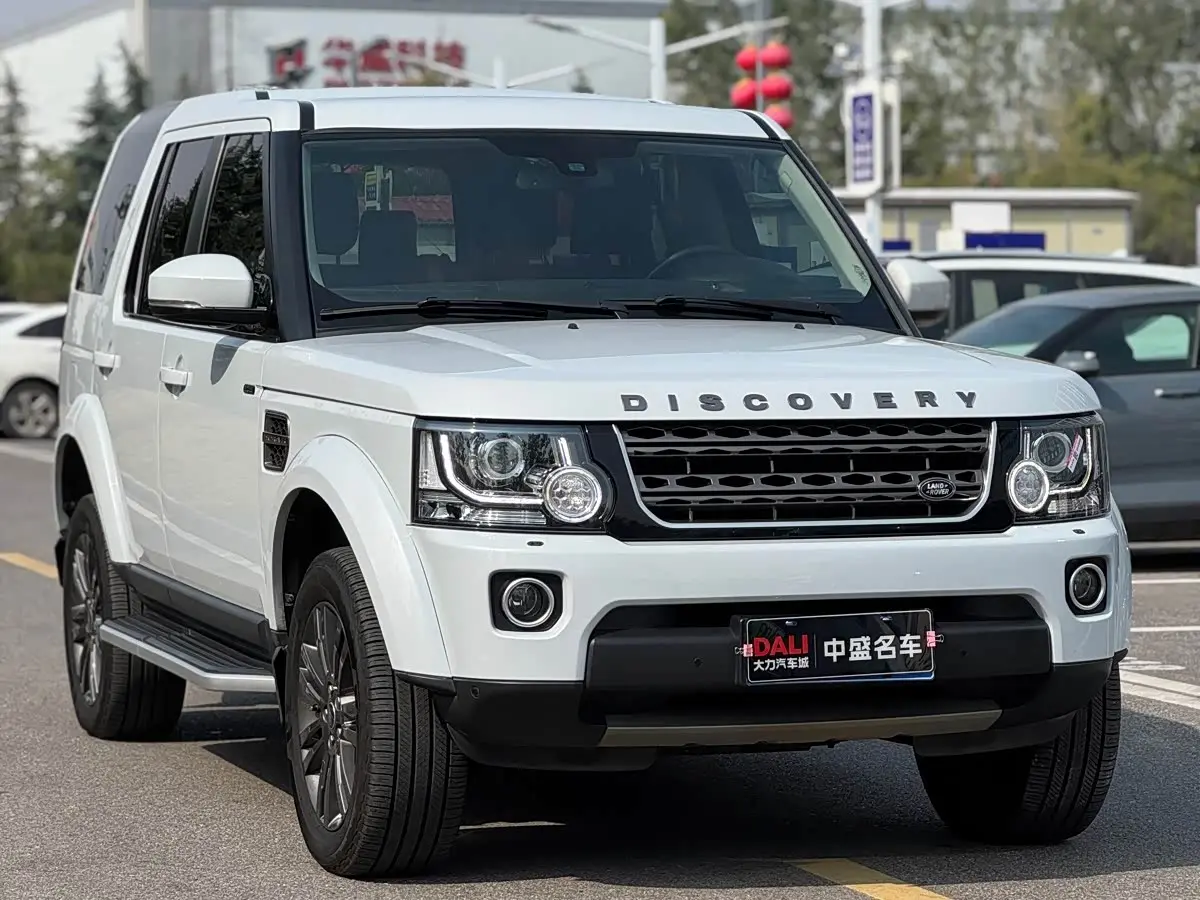 Land Rover Discovery 2016 — Photo 2/20