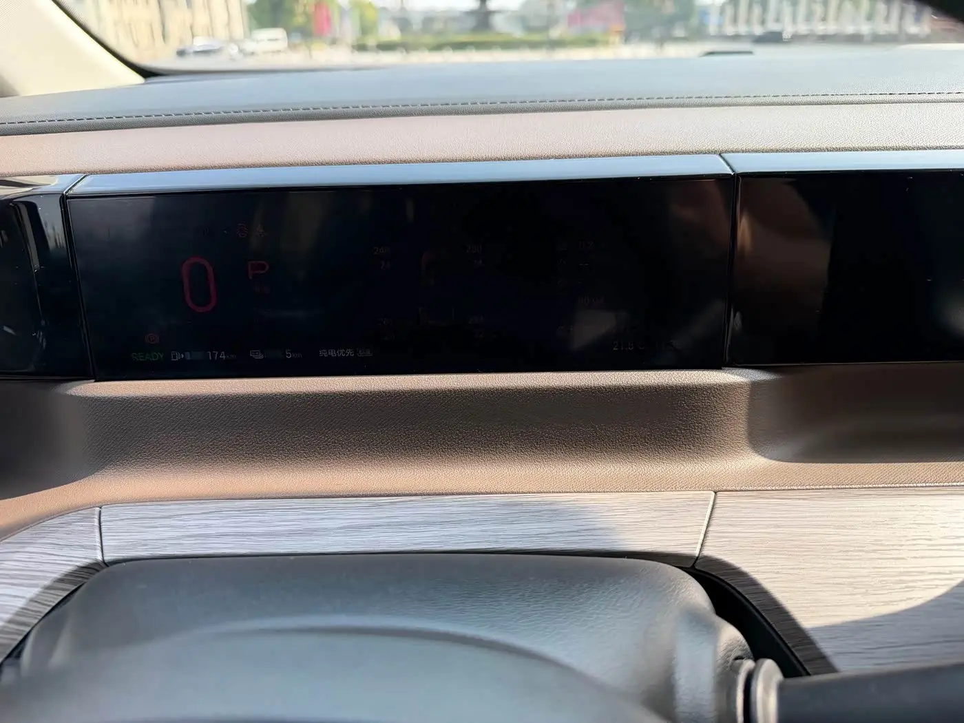 GAC Trumpchi Trumpchi E8 NEV 2023 — Photo 11/20