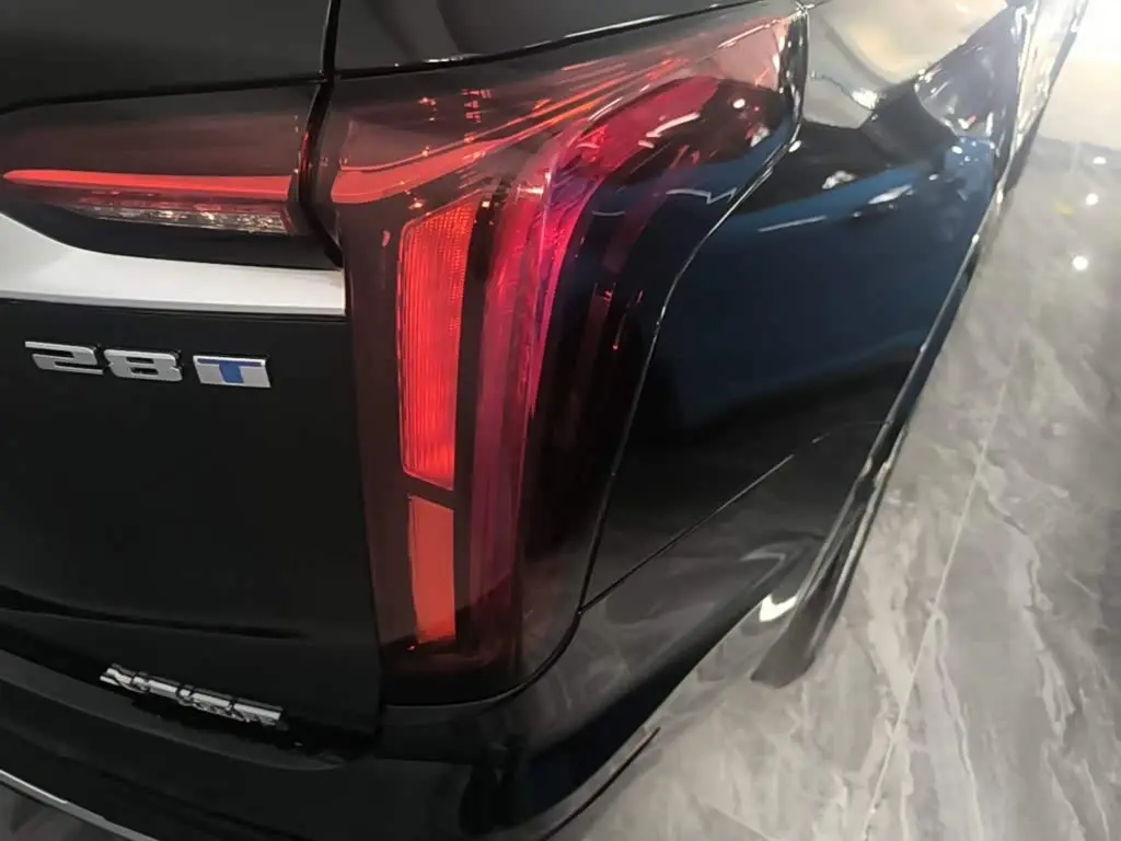 Cadillac XT6 2023 — Фото 7/19