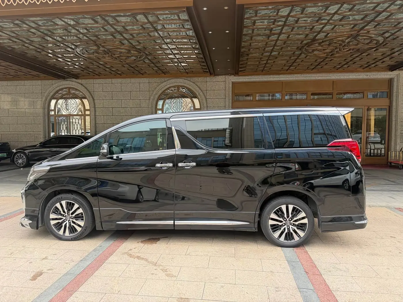 Toyota Alphard 2020 — Фото 5/15