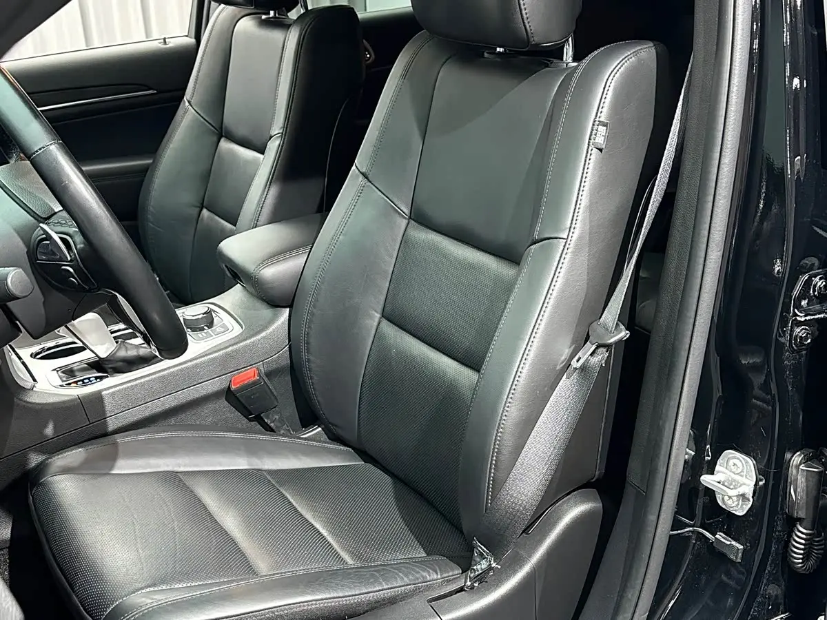 Jeep Grand Cherokee 2022 — Photo 15/20