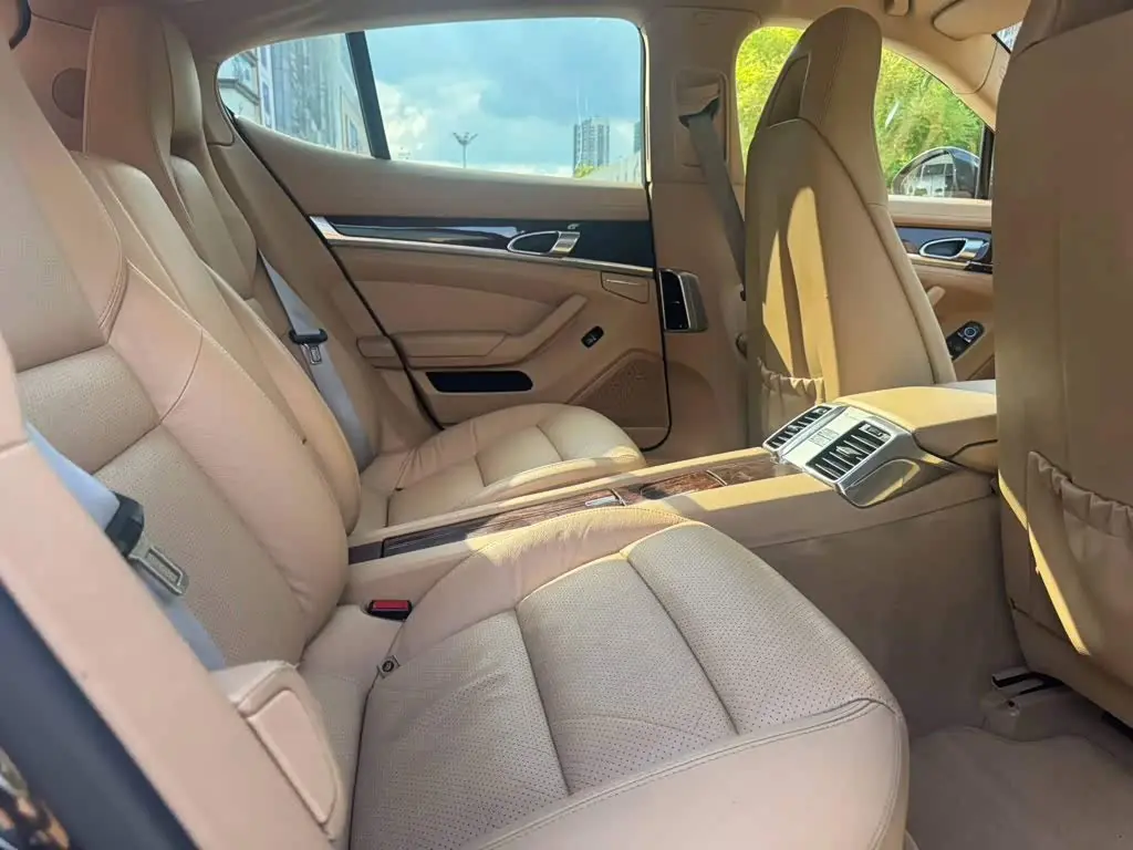 Porsche Panamera 2012 — Photo 10/11