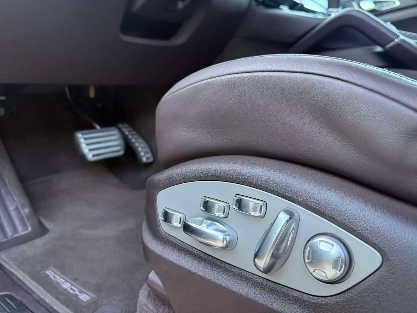 Porsche Cayenne 2012 — Şəkil 13/20