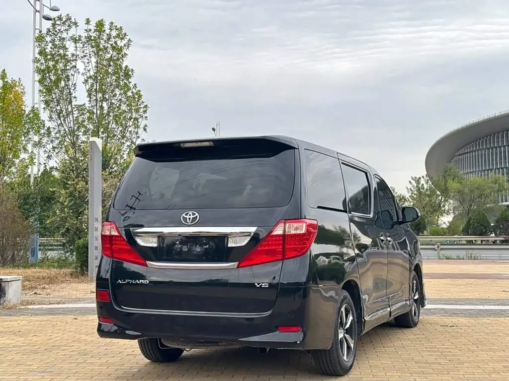 Toyota Alphard 2012 — Photo 4/9