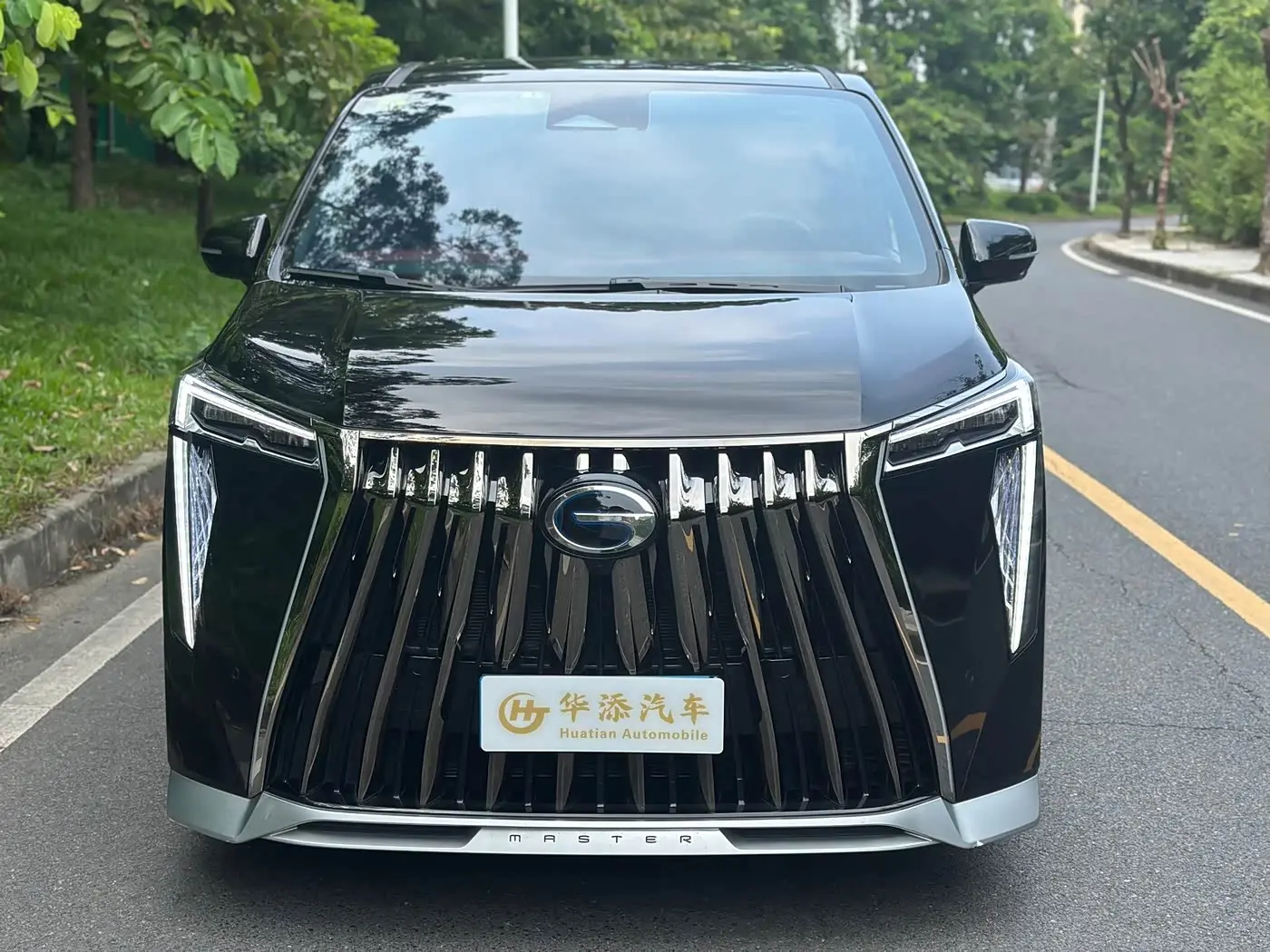 GAC Trumpchi Trumpchi M8 2024 — Photo 2/17