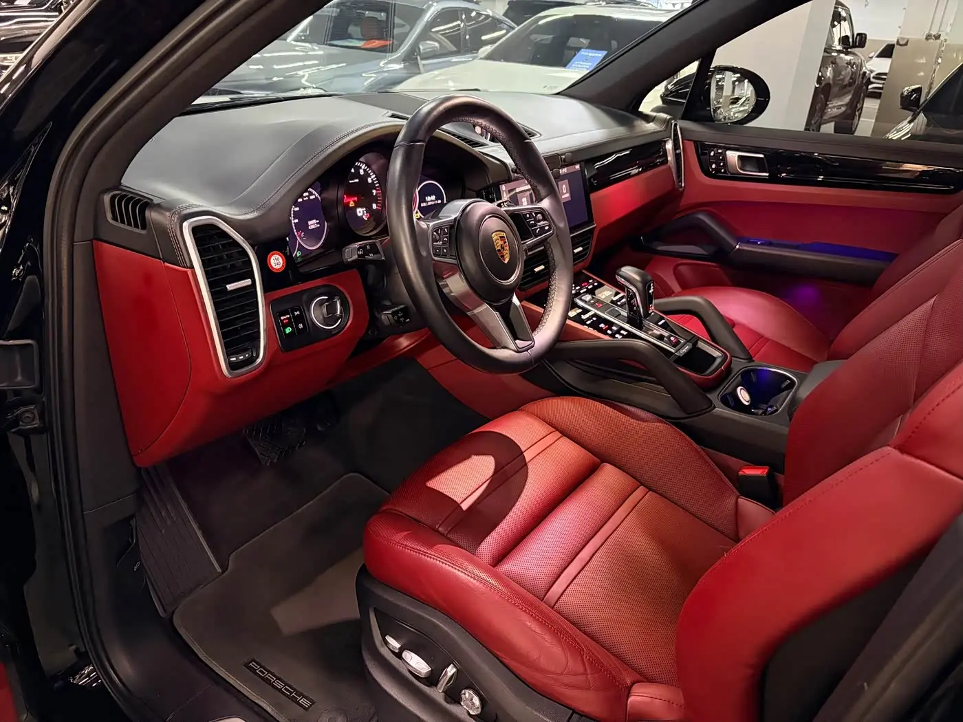Porsche Cayenne 2020 — Photo 6/10