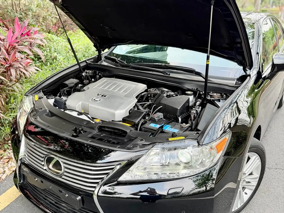 Lexus ES 2014 — Photo 3/20