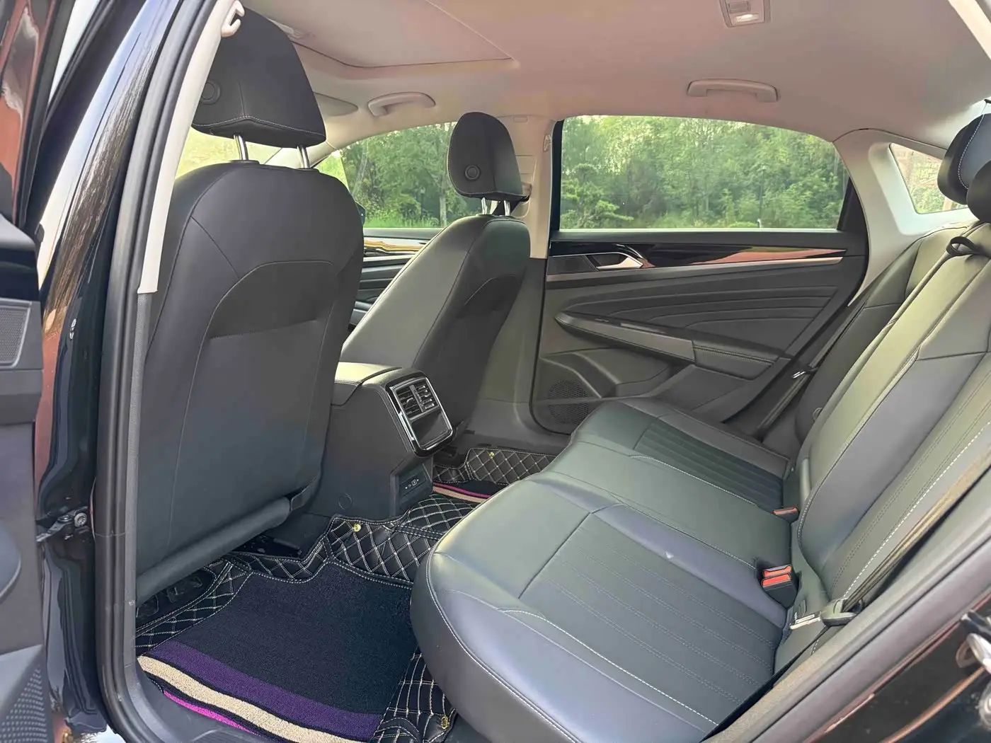 Volkswagen Passat 2025 — Photo 5/9