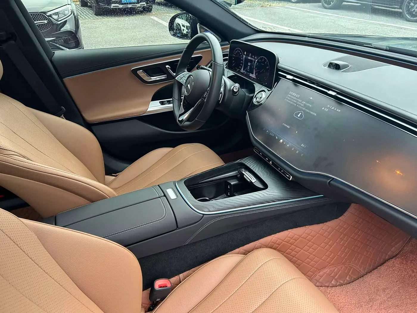 Mercedes-Benz E-Class 2025 — Фото 15/19