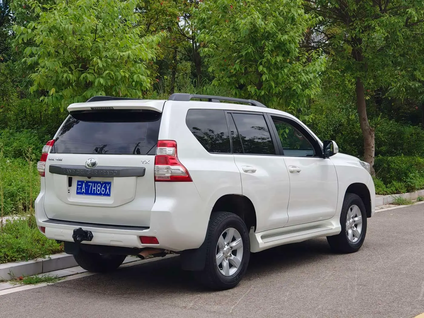 Toyota Prado 2017 — Photo 8/20