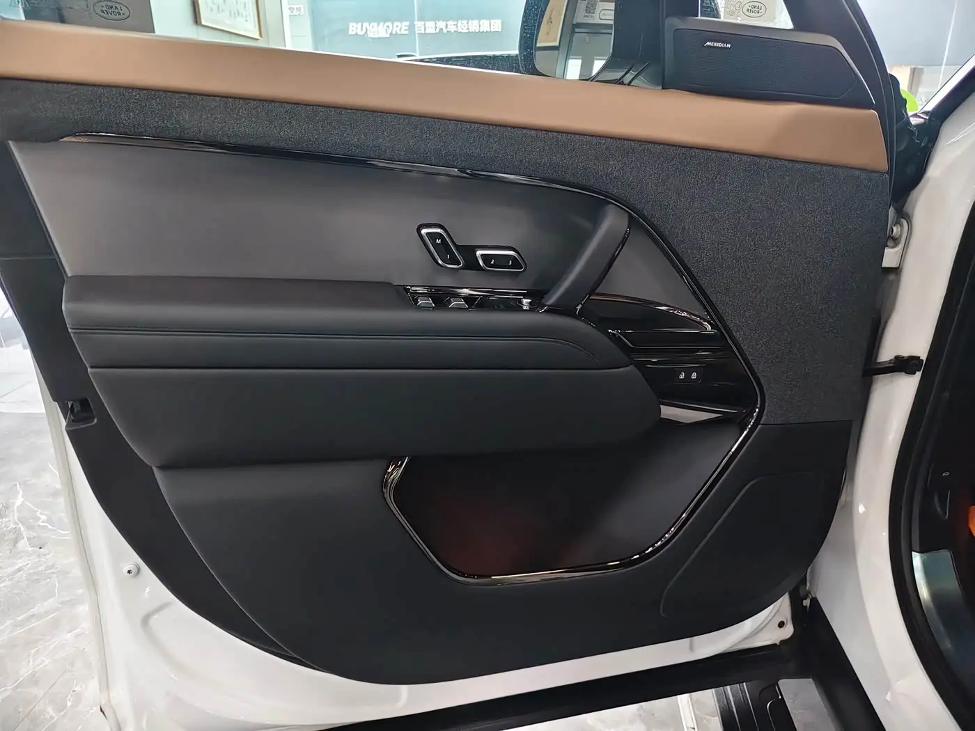 Land Rover Range Rover Sport 2023 — Фото 8/20