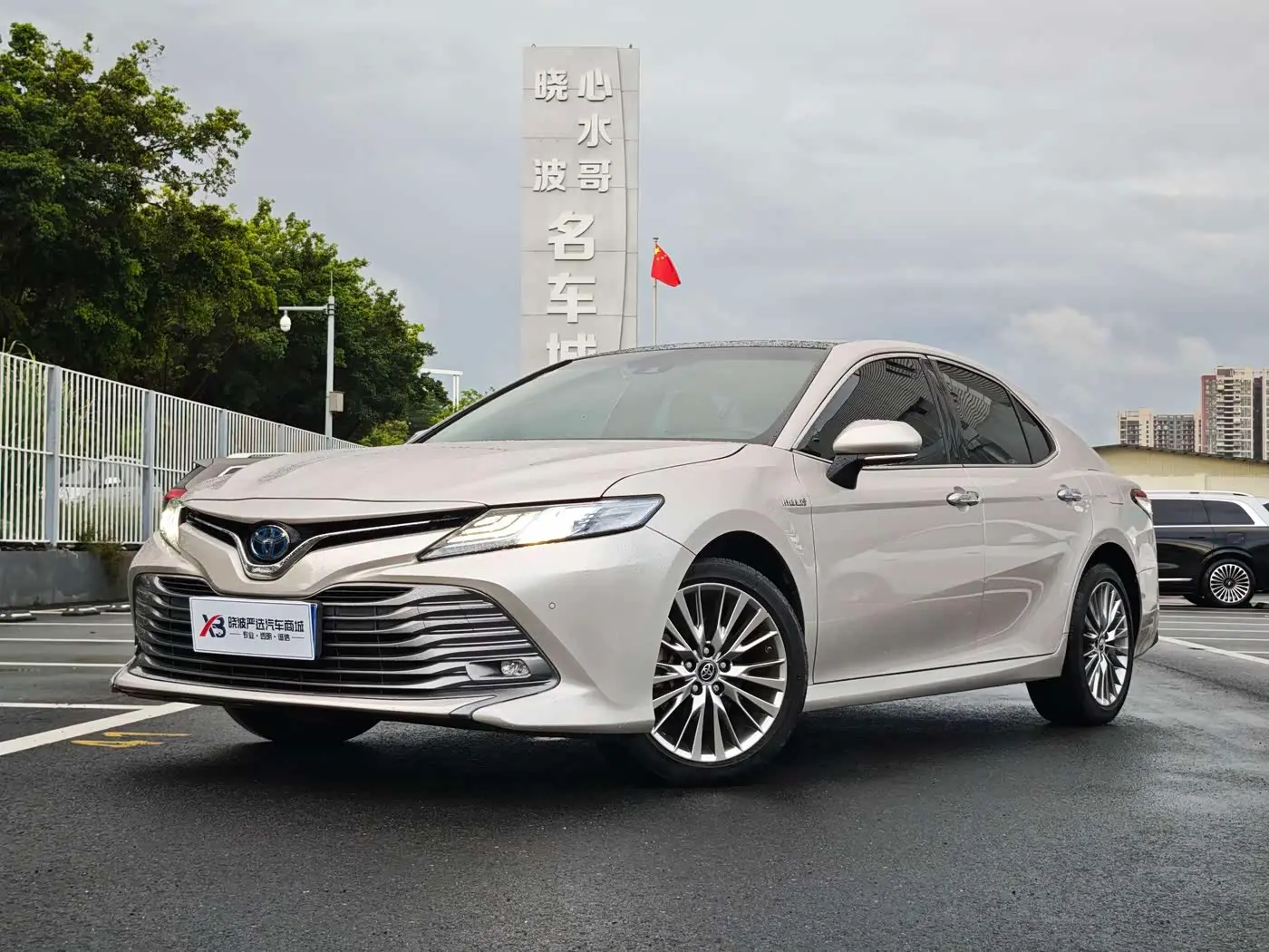 Toyota Camry 2021 — Фото 1/18