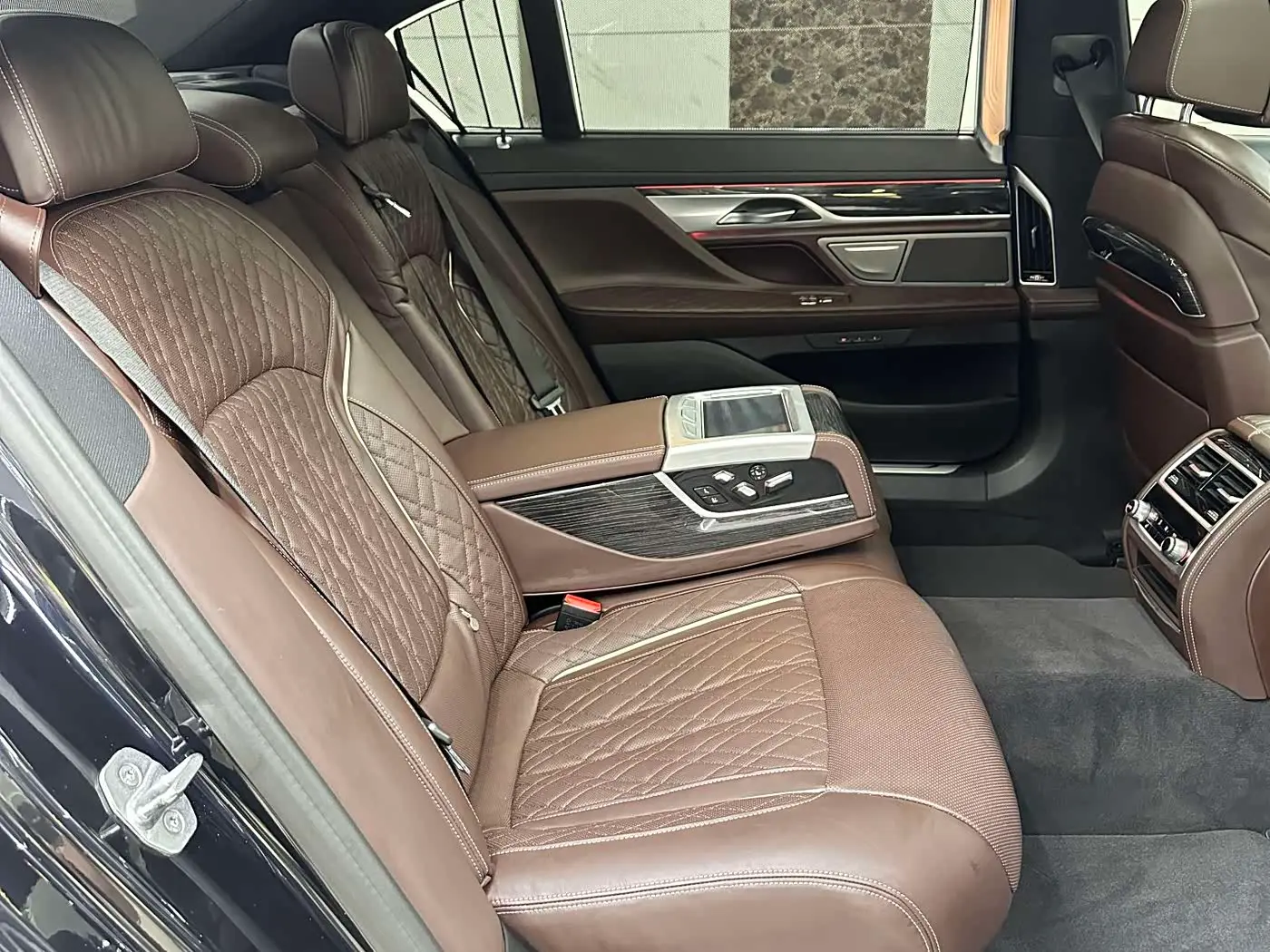 BMW 7 Series 2022 — Фото 12/20