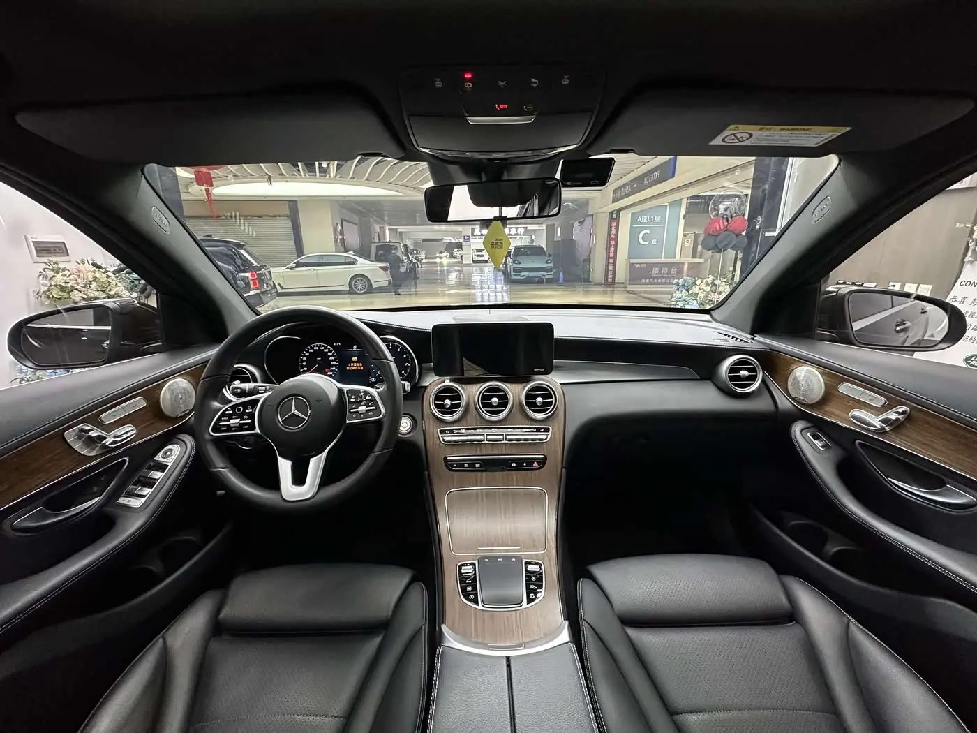 Mercedes-Benz GLC 2021 — Photo 9/20