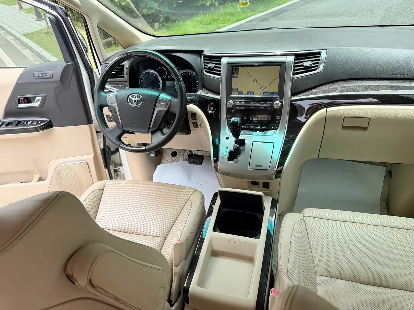 Toyota Alphard 2015 — Фото 13/19