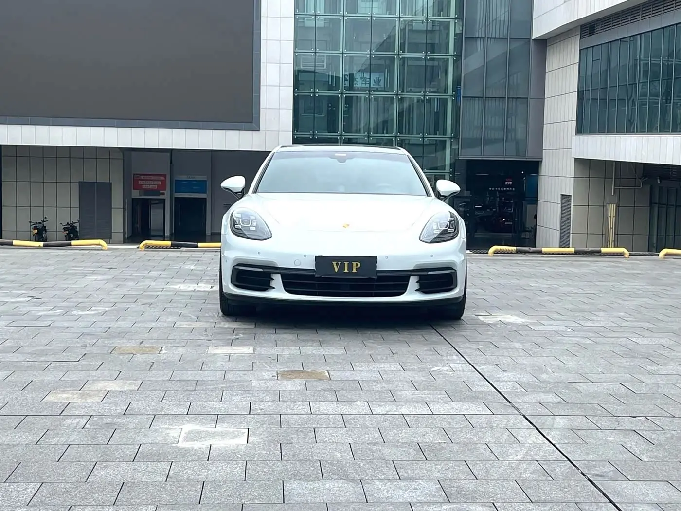 Porsche Panamera 2018 — Фото 3/12