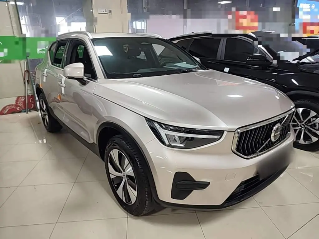 Volvo XC40 2022 — Фото 3/19