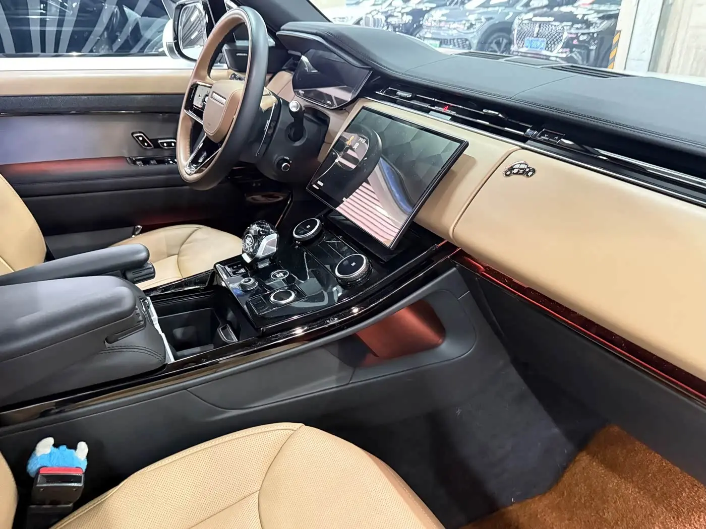 Land Rover Range Rover Sport 2023 — Фото 14/15