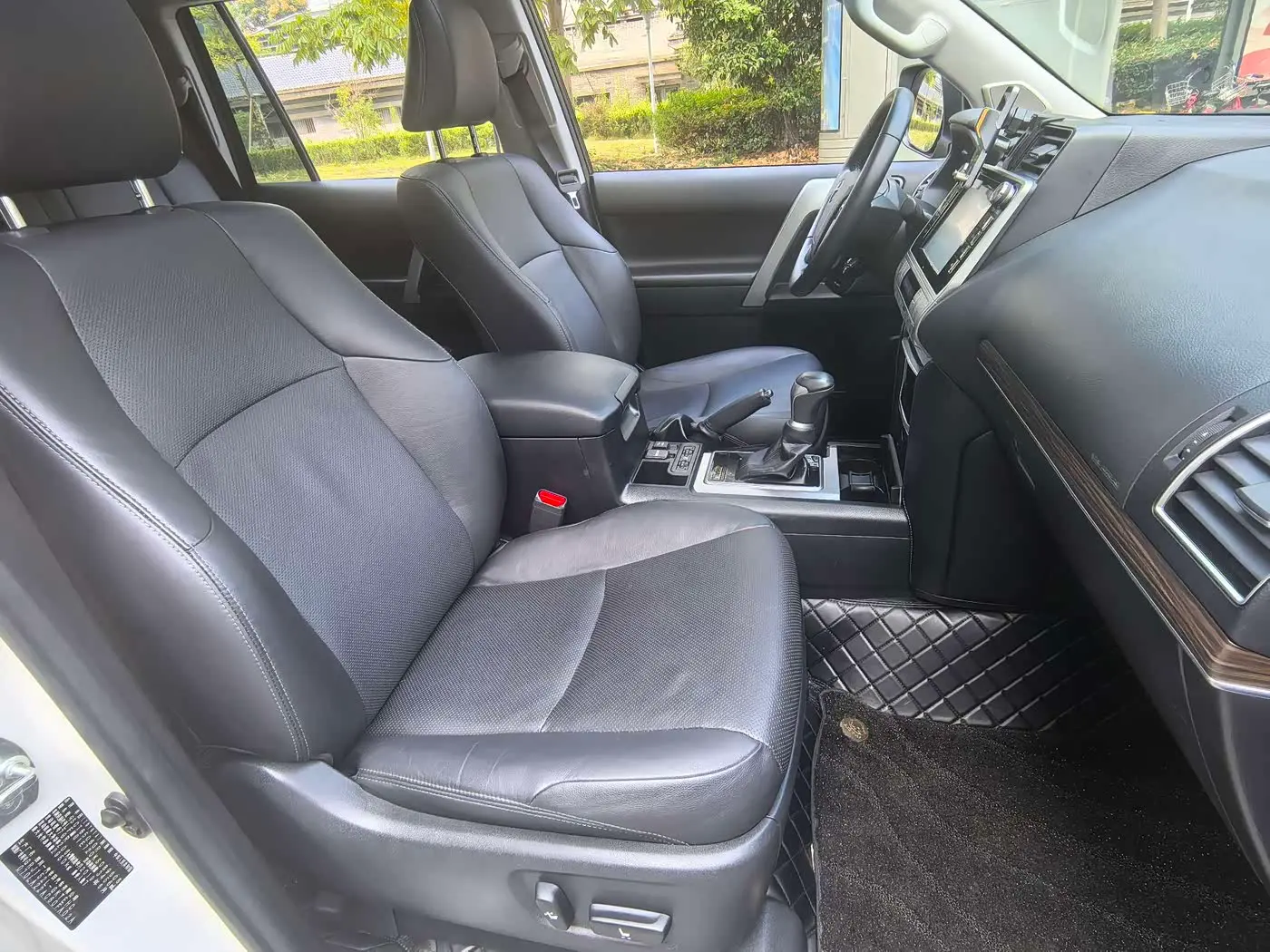 Toyota Prado 2019 — Photo 15/16