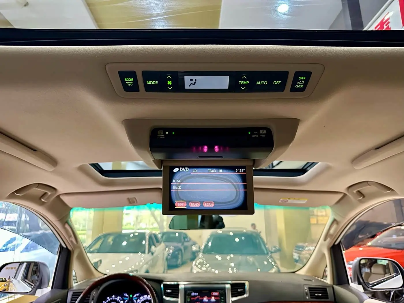 Toyota Alphard 2010 — Photo 17/20