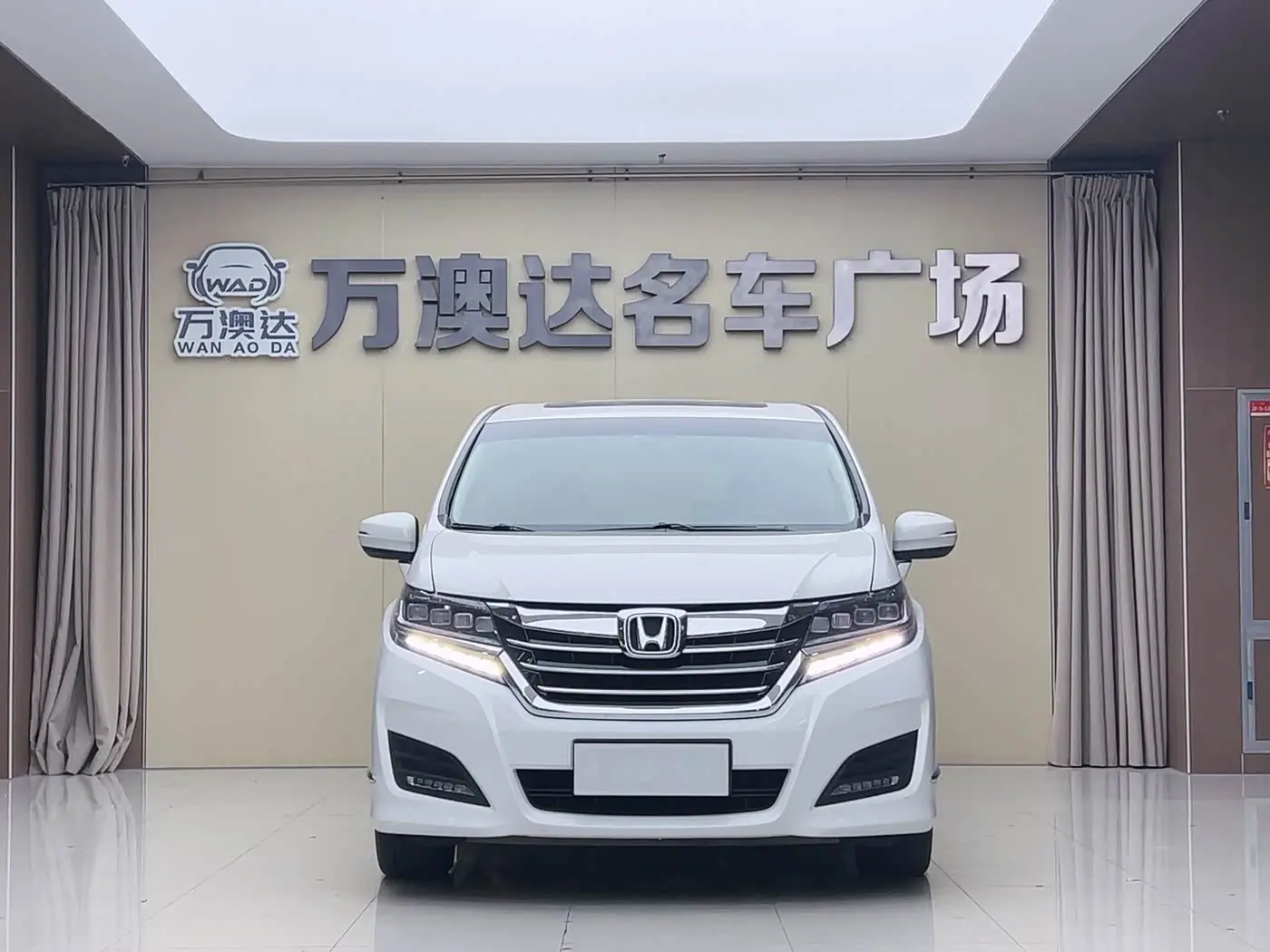 Honda Elysion 2017 — Фото 2/18