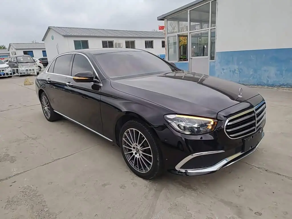 Mercedes-Benz E-Class 2022 — Photo 3/19