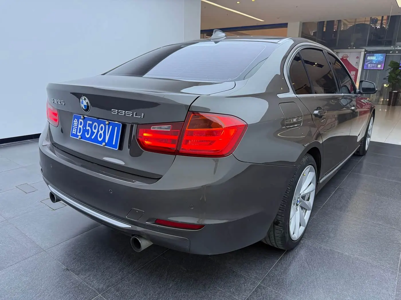 BMW 3 Series 2015 — Фото 9/11
