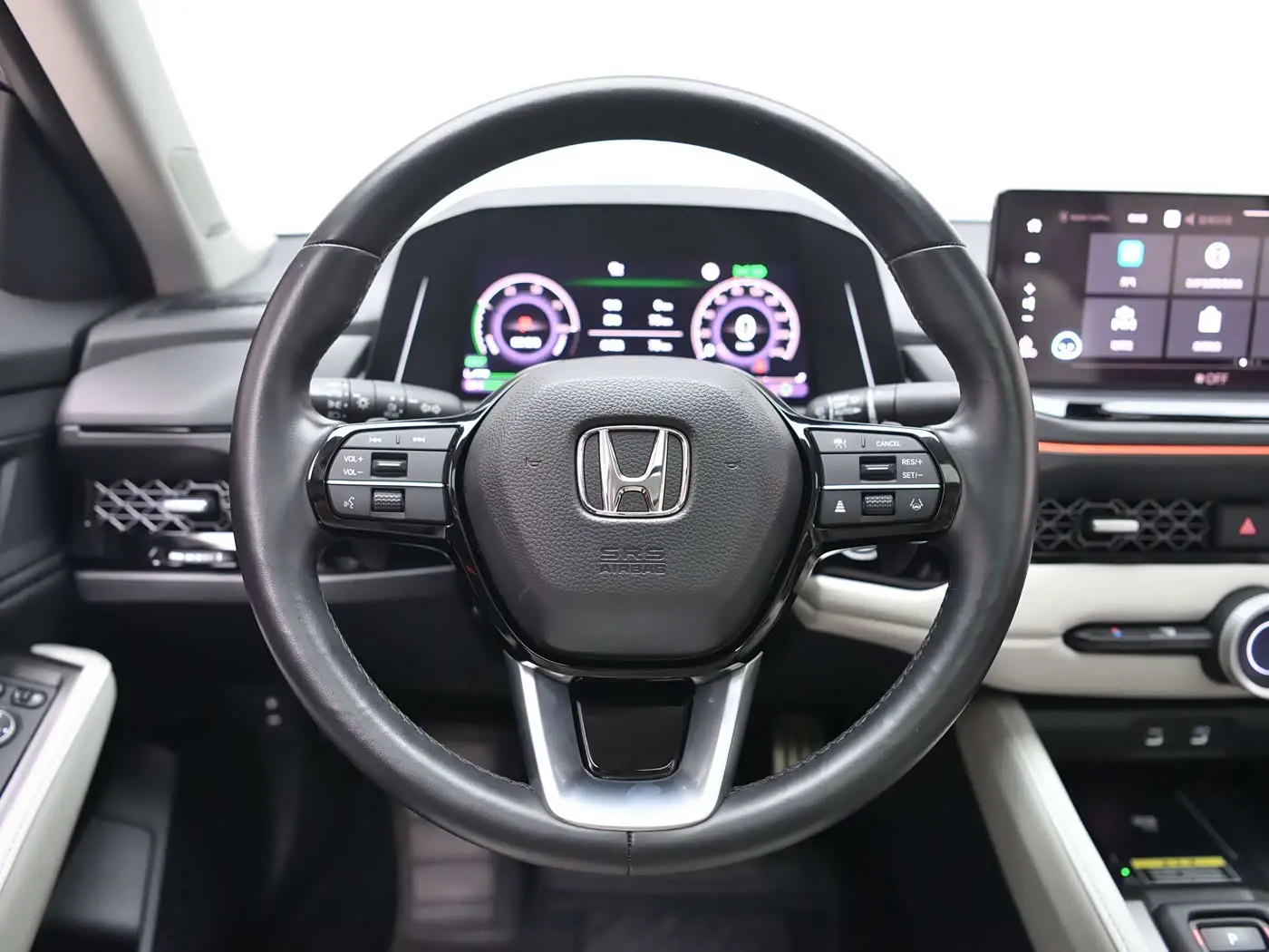 Honda Accord New Energy 2023 — Photo 17/20