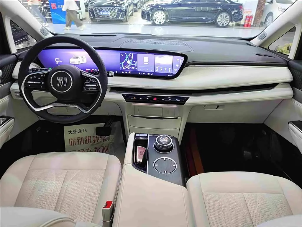 Buick GL8 New Energy 2025 — Photo 7/18