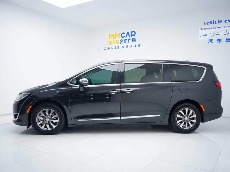Chrysler Grand Caravan PHEV 2020 — Şəkil 9/19