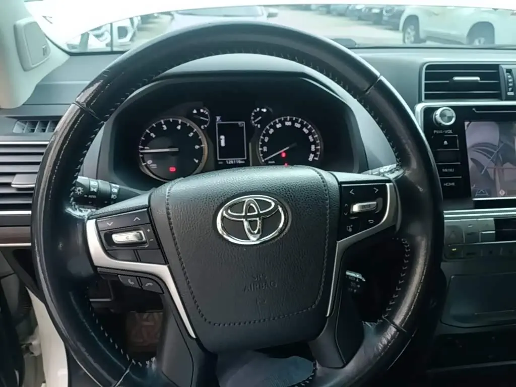 Toyota Prado 2019 — Photo 11/20