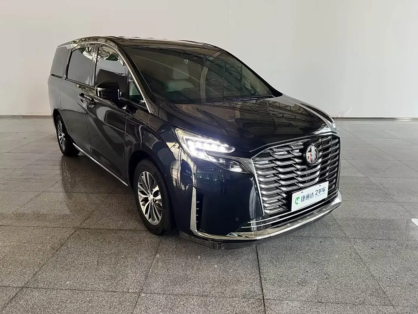Buick GL8 2023 — Photo 19/20