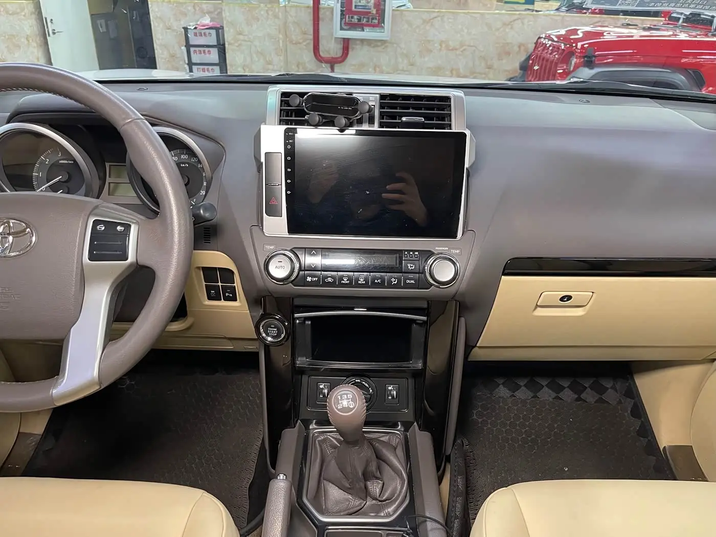 Toyota Prado 2016 — Photo 10/20