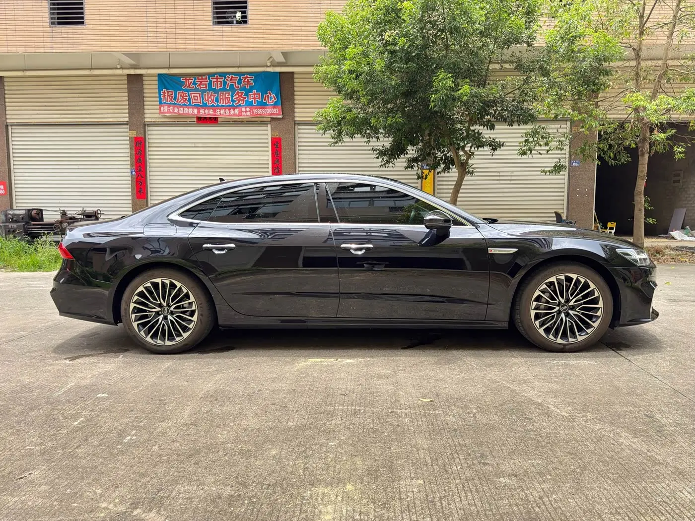 Audi A7L 2025 — Photo 4/20