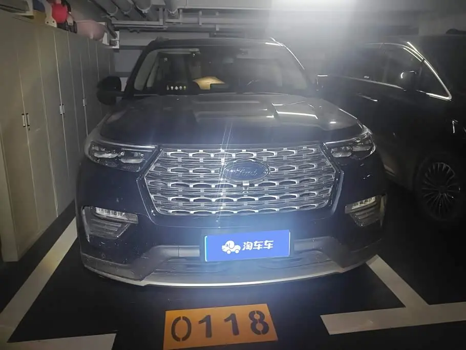 Ford Explorer 2022 — Фото 2/16