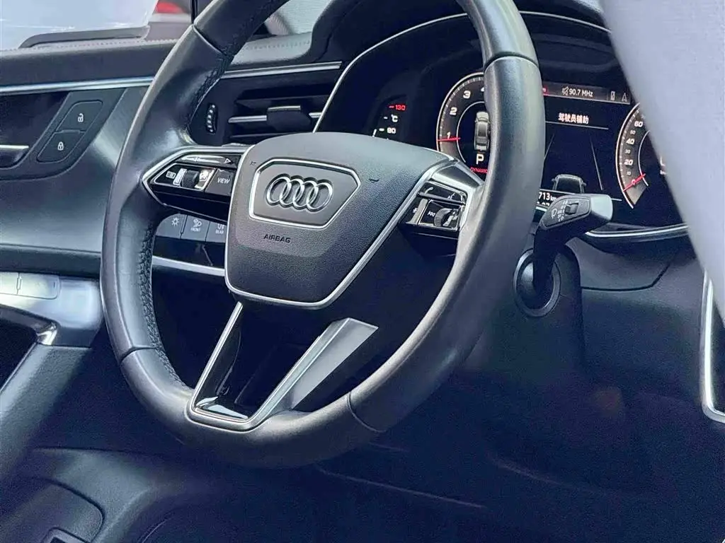 Audi A7 2021 — Photo 17/18