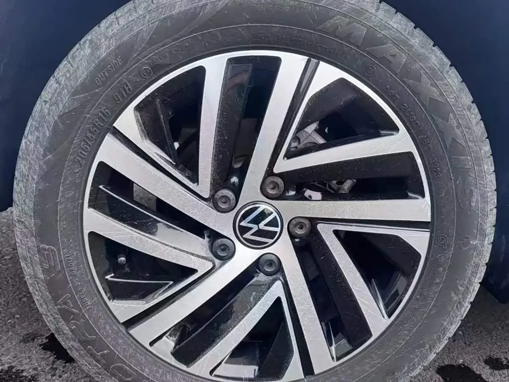 Volkswagen Lavida 2023 — Photo 19/20