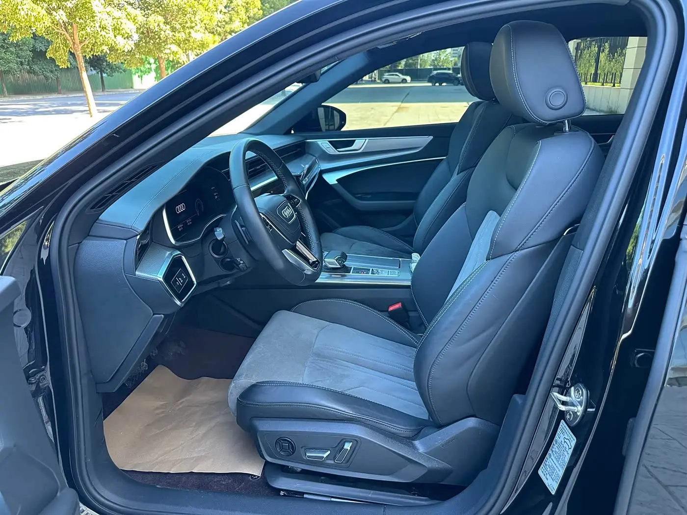 Audi A6L 2023 — Фото 7/10