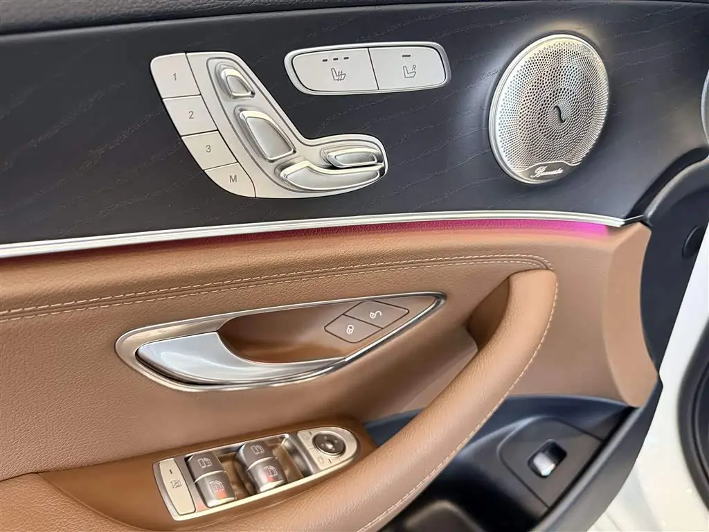 Mercedes-Benz E-Class 2019 — Фото 17/20