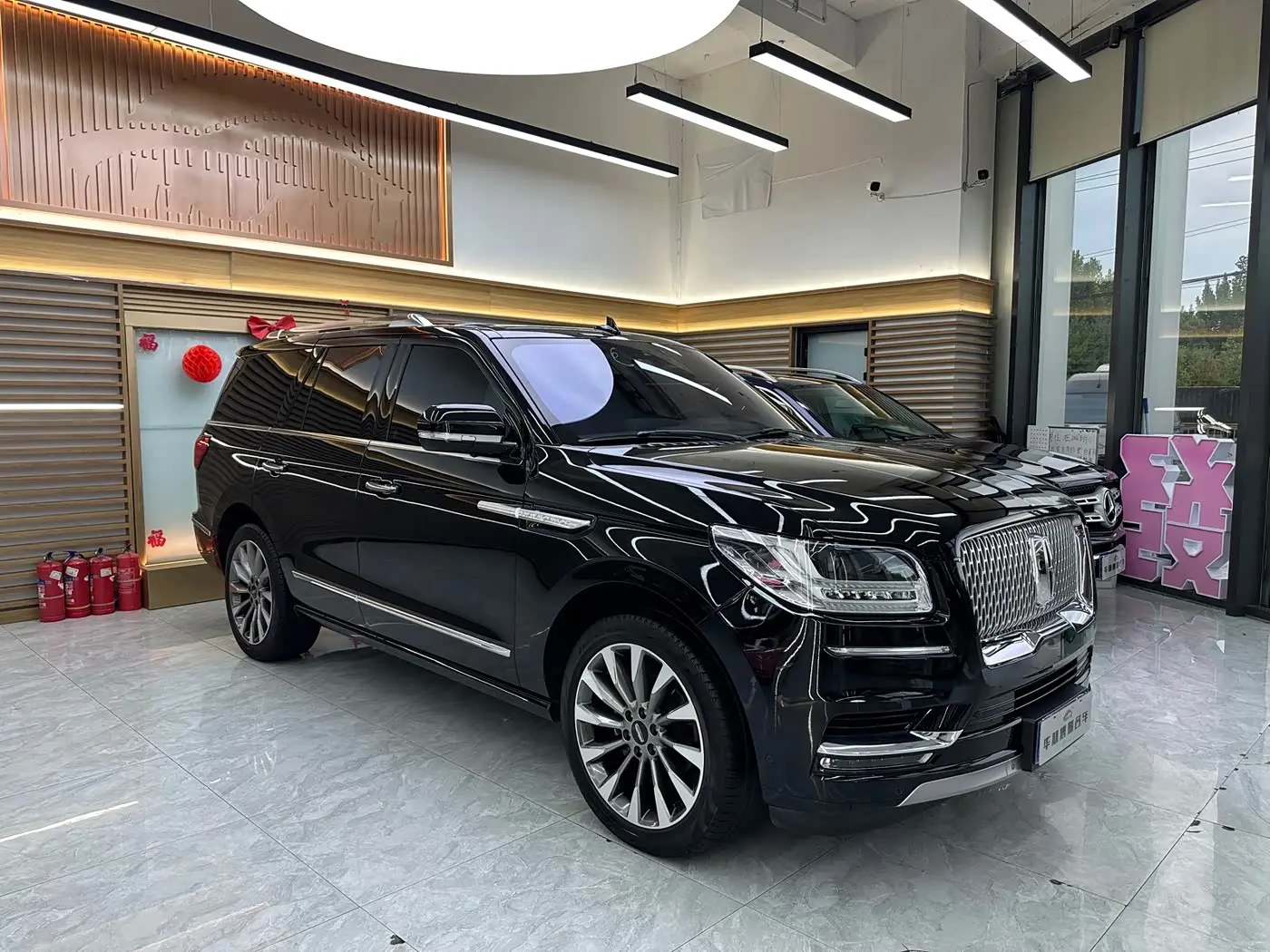 Lincoln Navigator 2018 — Photo 3/20