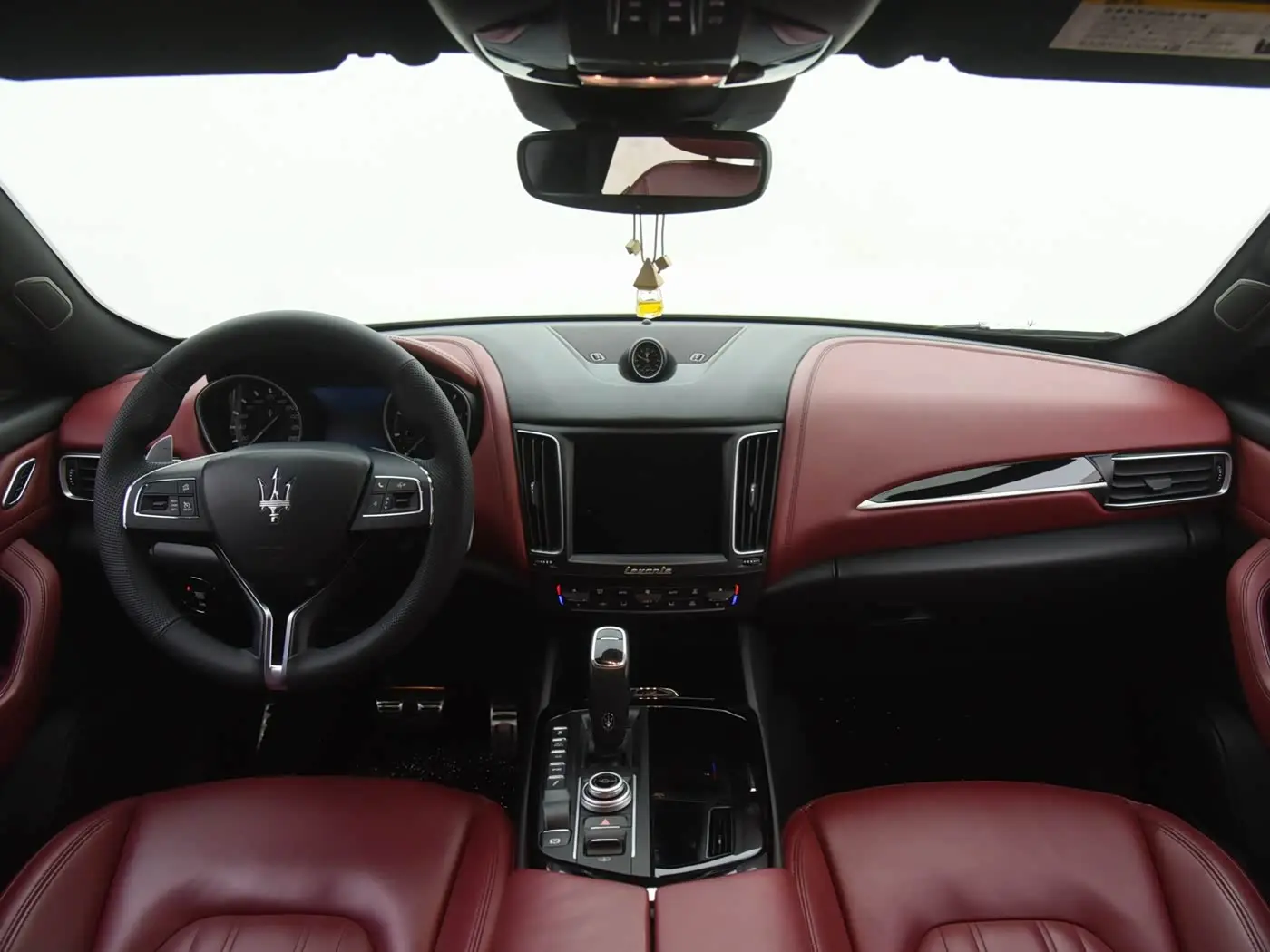 Maserati Levante 2020 — Фото 15/15
