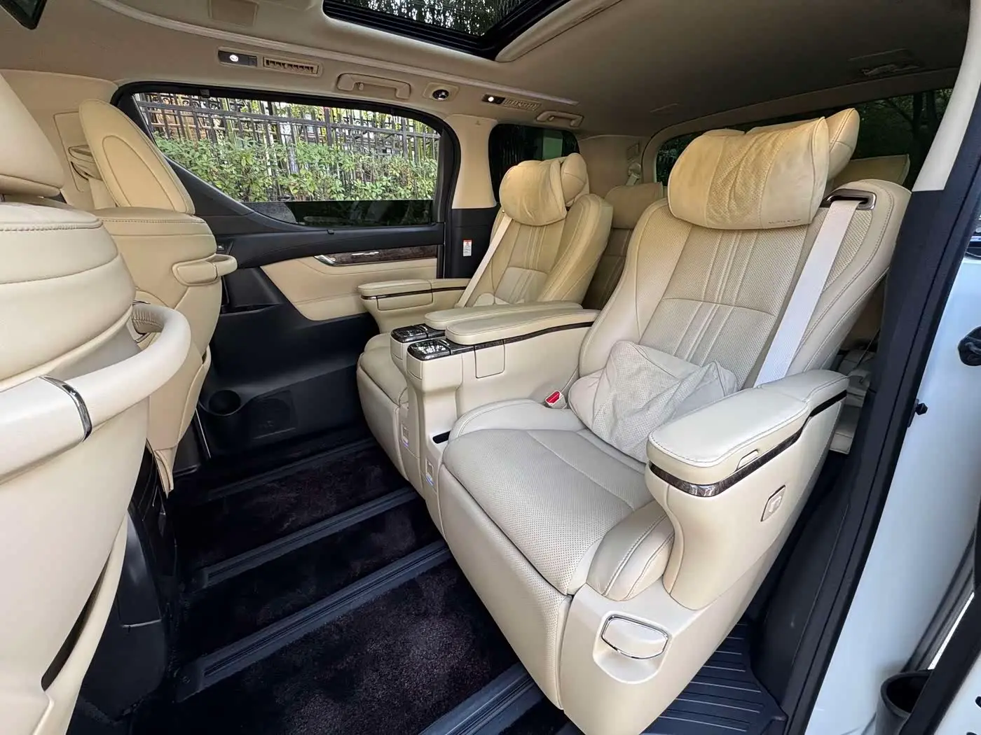 Toyota Alphard 2021 — Şəkil 11/20