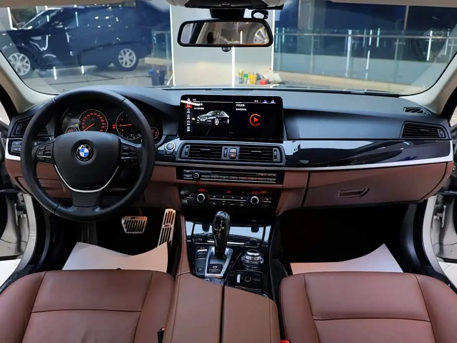 BMW 5 Series 2016 — Фото 18/20