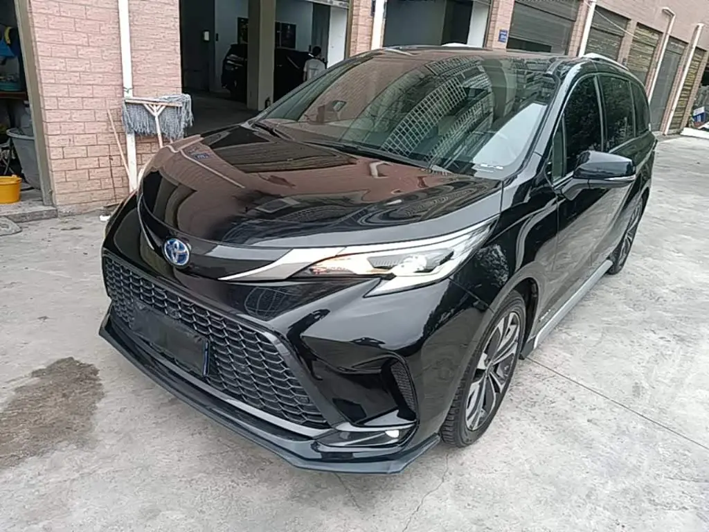 Toyota Granvia 2023 — ფოტო 1/19