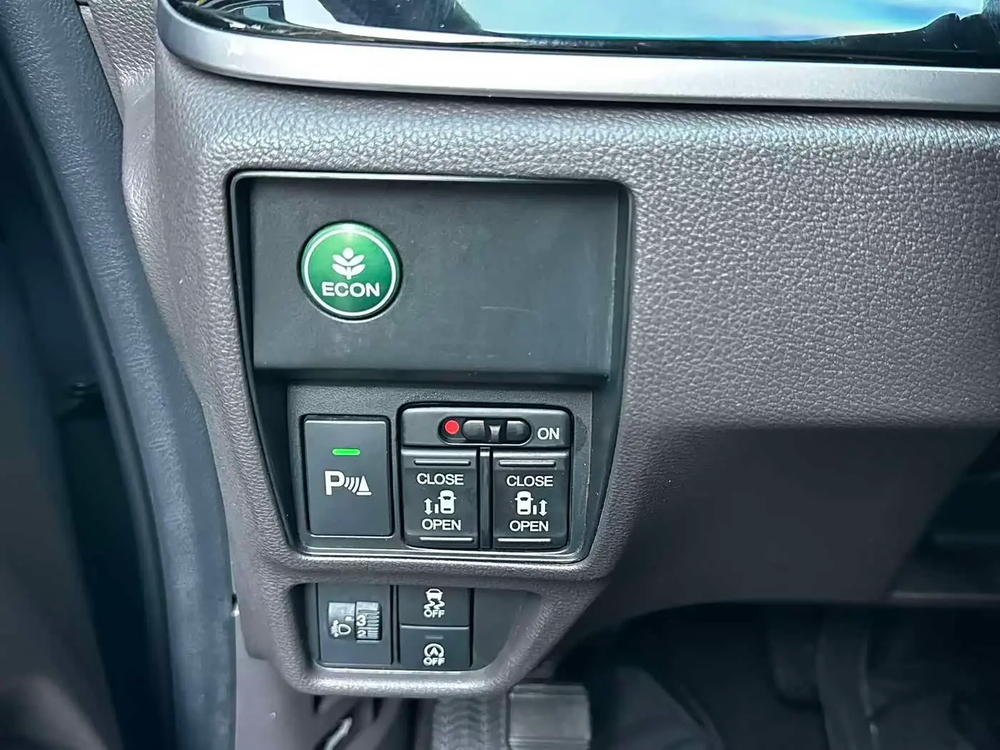 Honda Odyssey 2018 — Фото 16/16